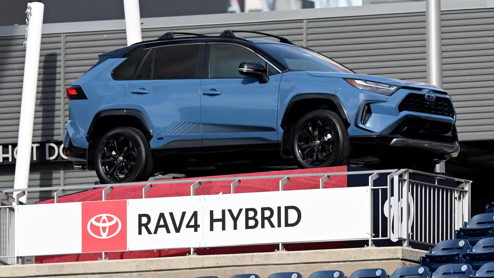Hybrid models drive U.S. second-quarter sales, leaving non-hybrids to lag
