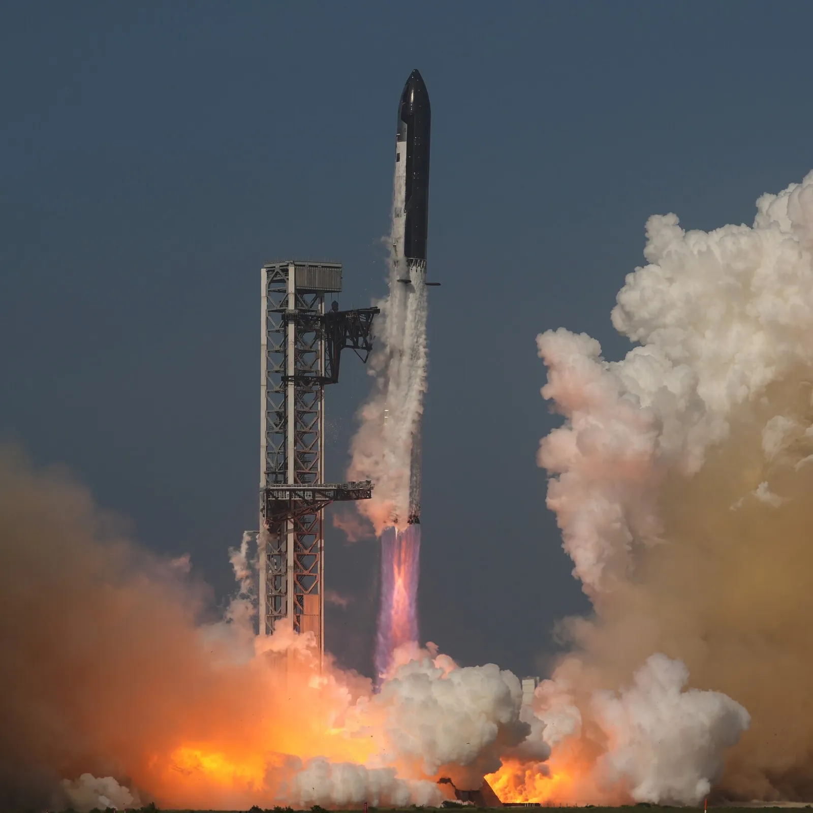 SpaceX's $135 share price sets up record-breaking IPO