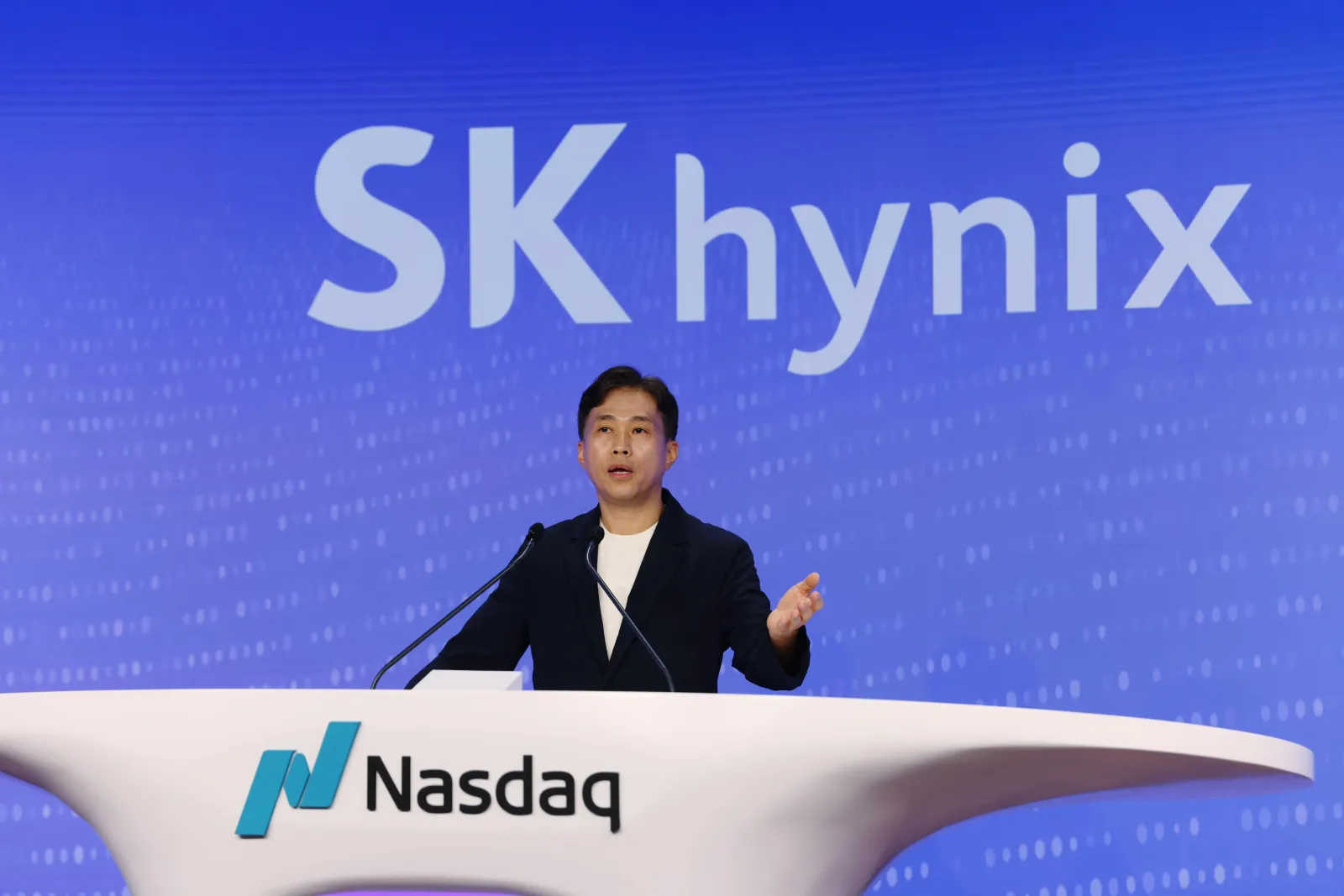 SK Hynix opens at $170, raises $26.5B, and tops foreign IPO records