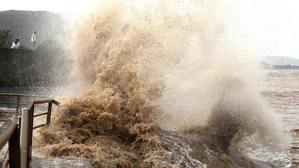 Typhoon Bavi triggers 1.7 million evacuations in Zhejiang, while hundreds of flights stop