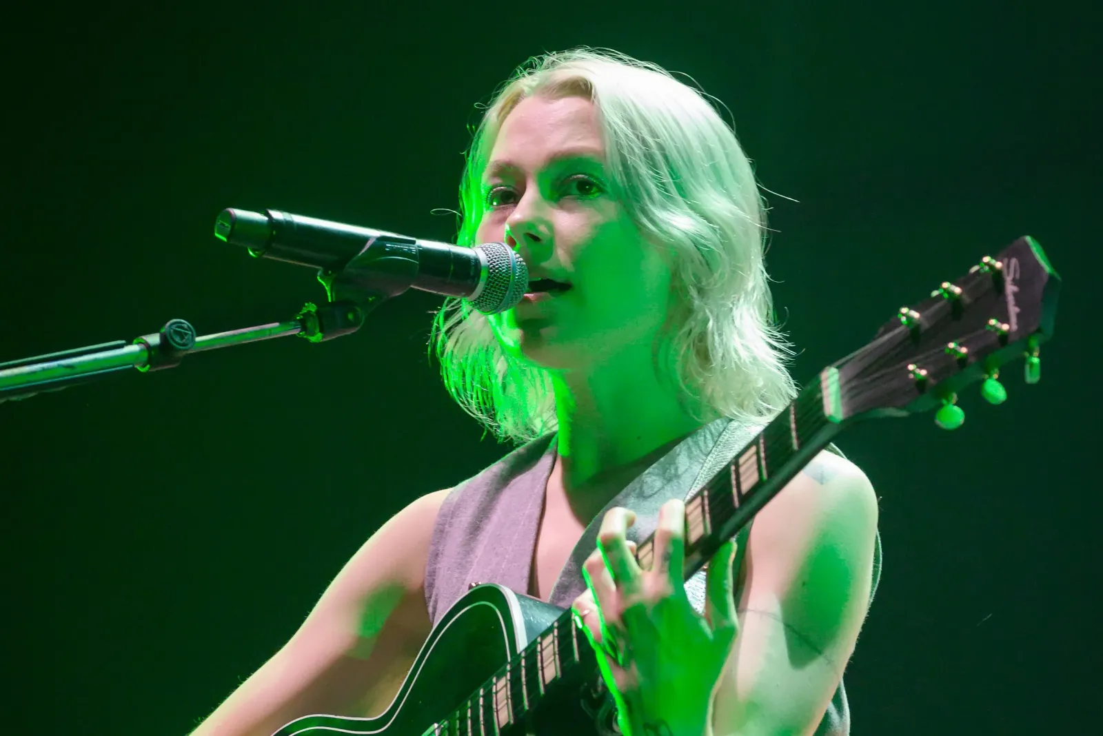 Phoebe Bridgers fills MSG with 18,000 fans and no phones
