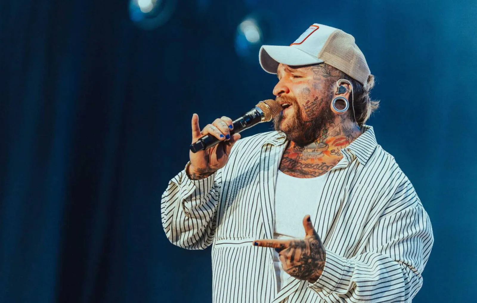 Teddy Swims blasts Van Halen’s ‘Jump’ on Electric Castle’s main stage