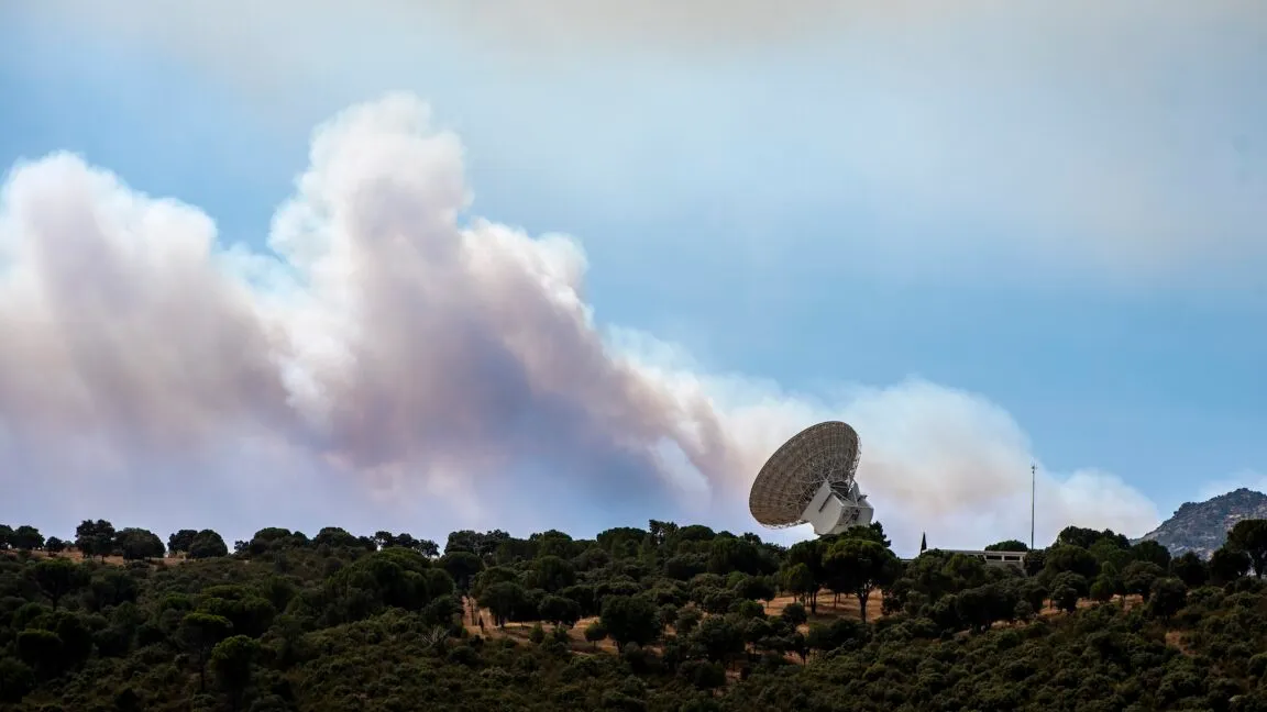 Friday wildfire evac forces temporary shutdown of NASA Deep Space Network station near Madrid