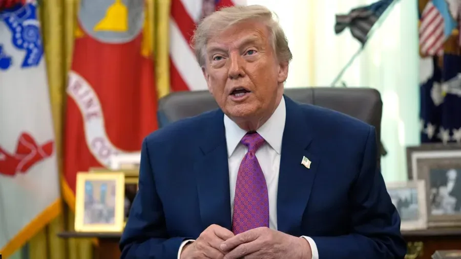 Trump tells U.S. firms to skip Canadian goods, credits tariffs for auto revival