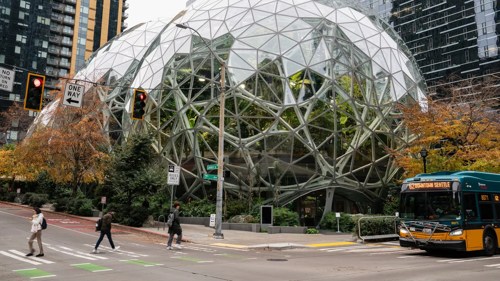 Amazon engineers slam 30,000 layoffs while company spends $200 billion on AI