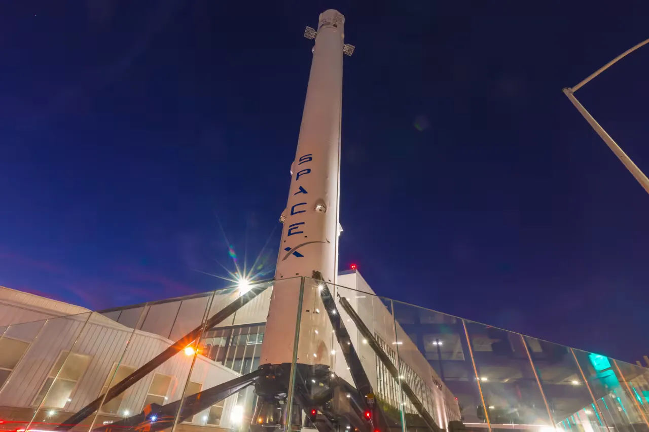 Starlink jitters sink AT&T and Verizon, pushing stocks to their worst week