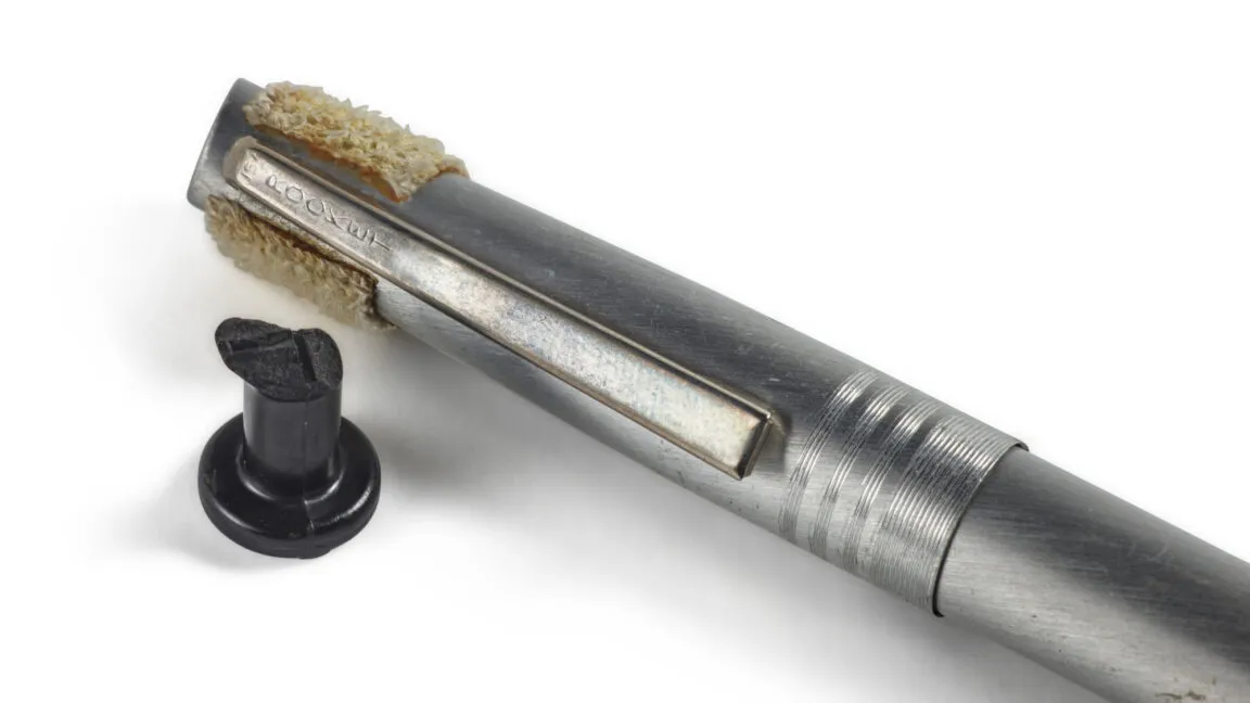 Buzz Aldrin sells Apollo 11 felt-tip pen for $857,600 at Sotheby's