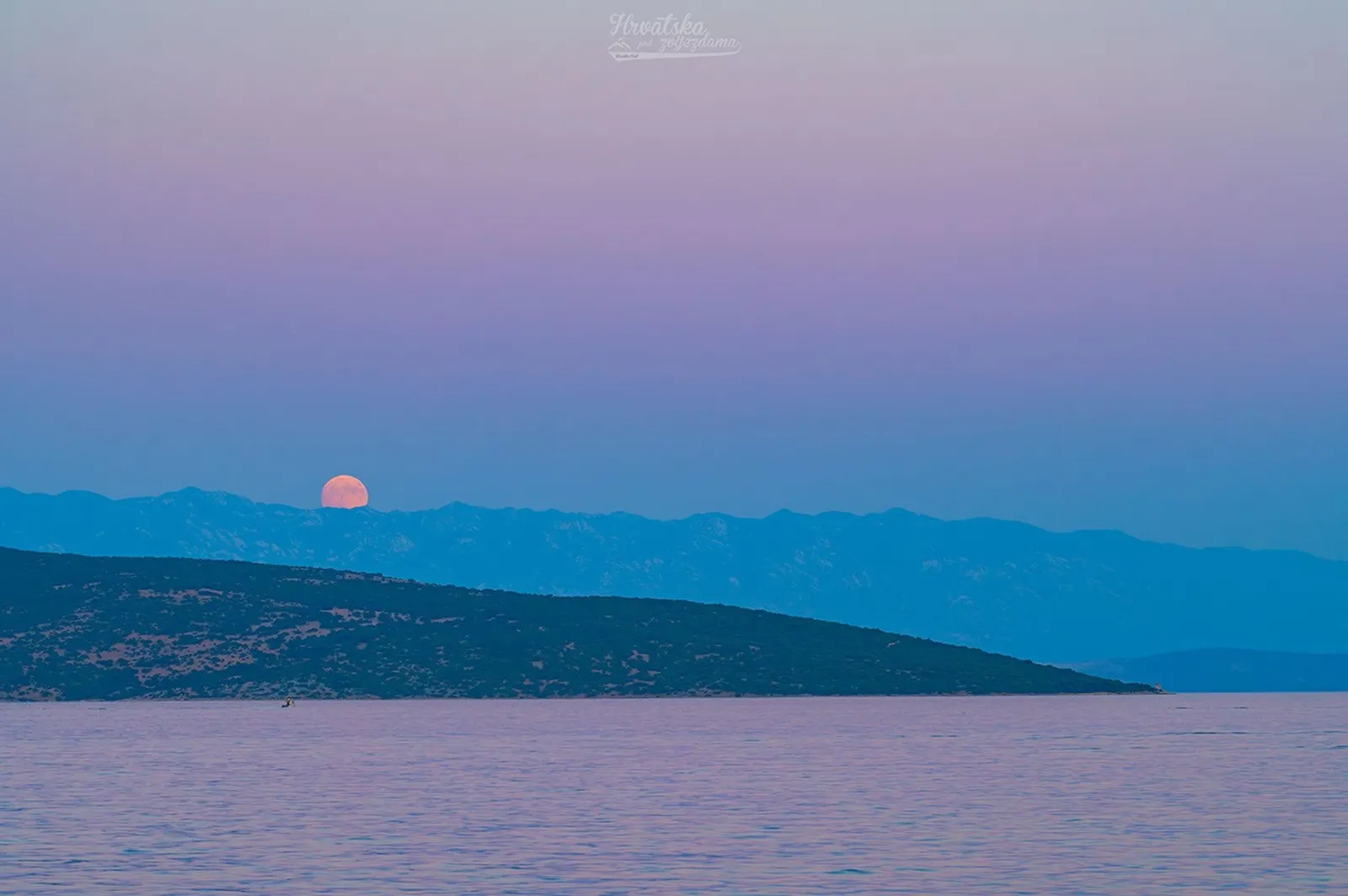 NASA APOD Aug 1: Buck Moon rises with Belt of Venus, setting up Aug 12 eclipse