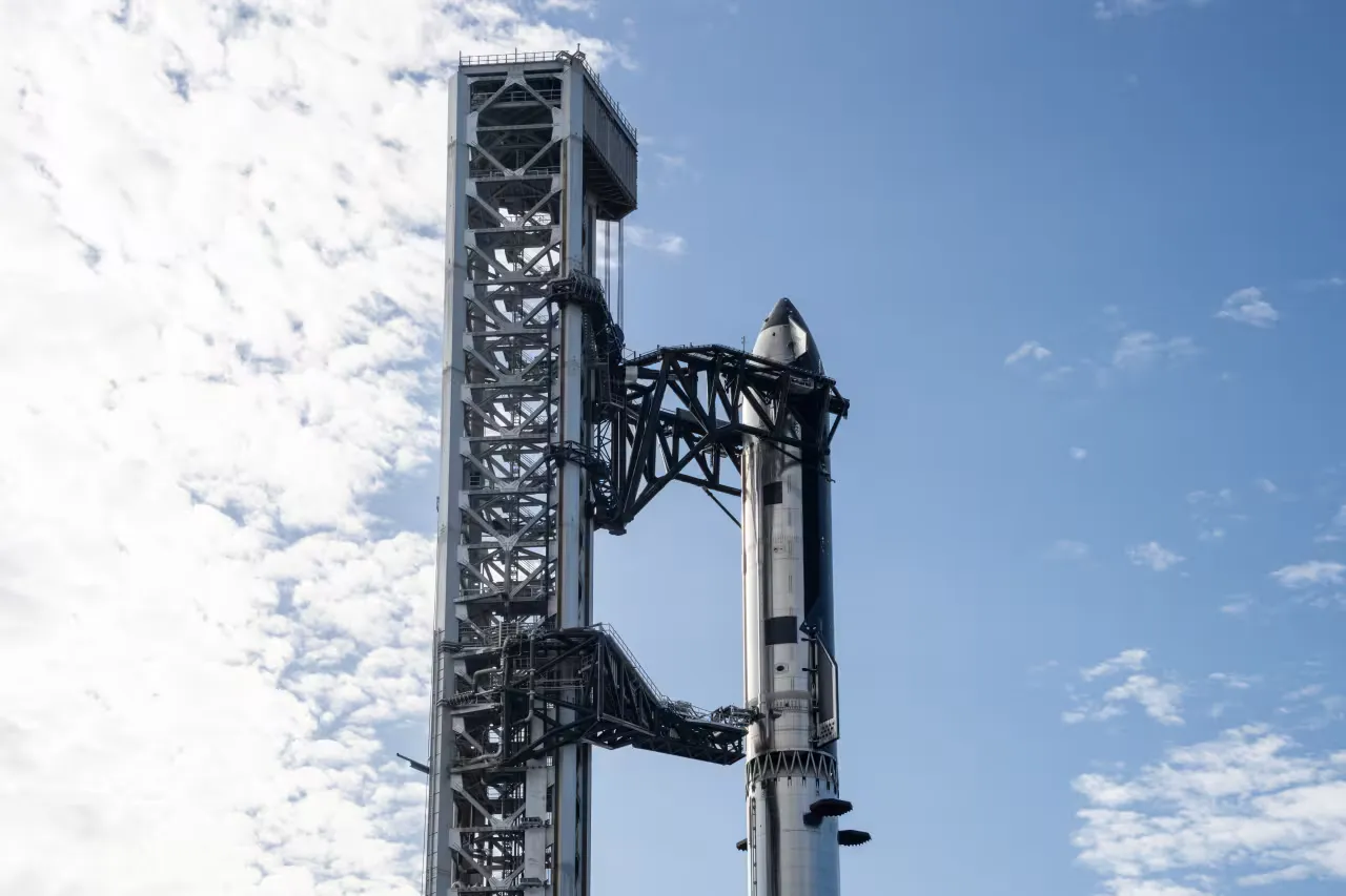 SpaceX stock closes below IPO price for the first time, as launch odds dominate focus