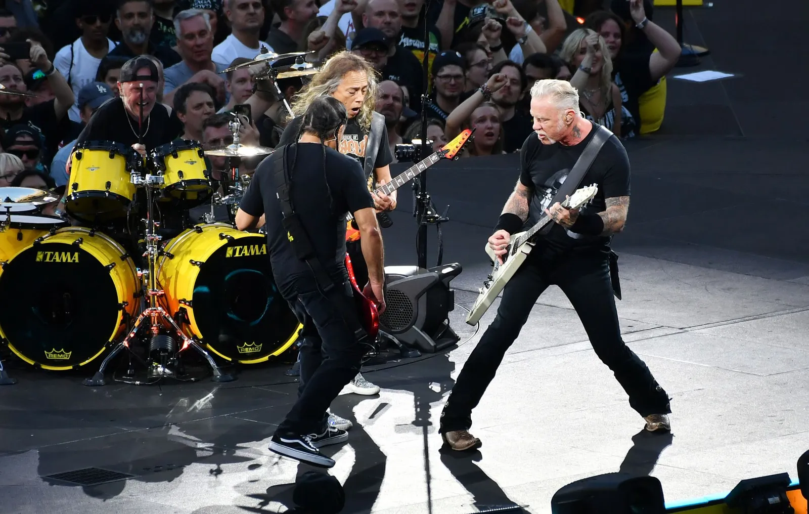 Metallica locks in London “no repeats” night one: 16 songs, zero reruns