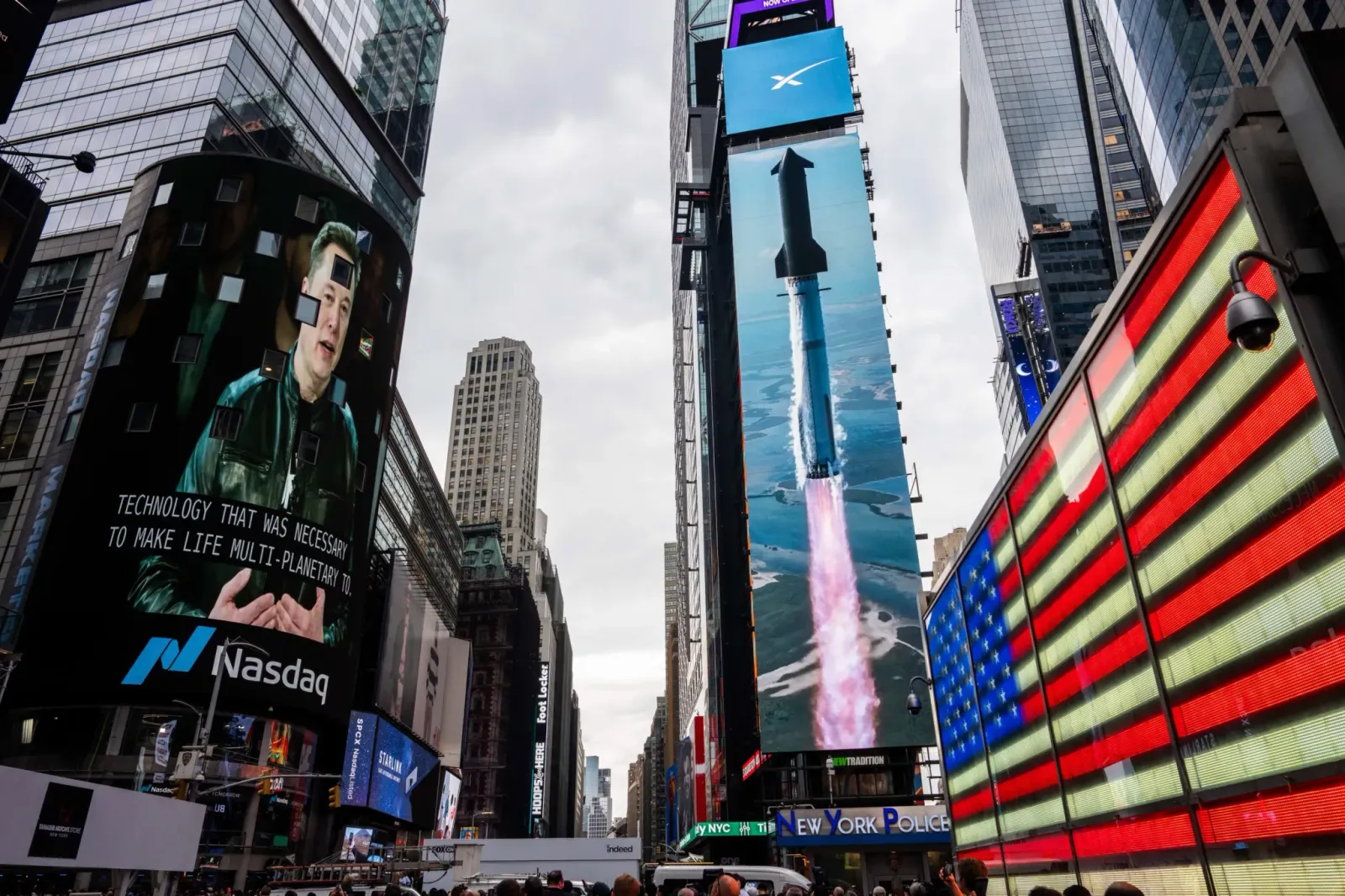 SpaceX IPO crowd proves compute bets, not rockets, can drive a $300 million hold
