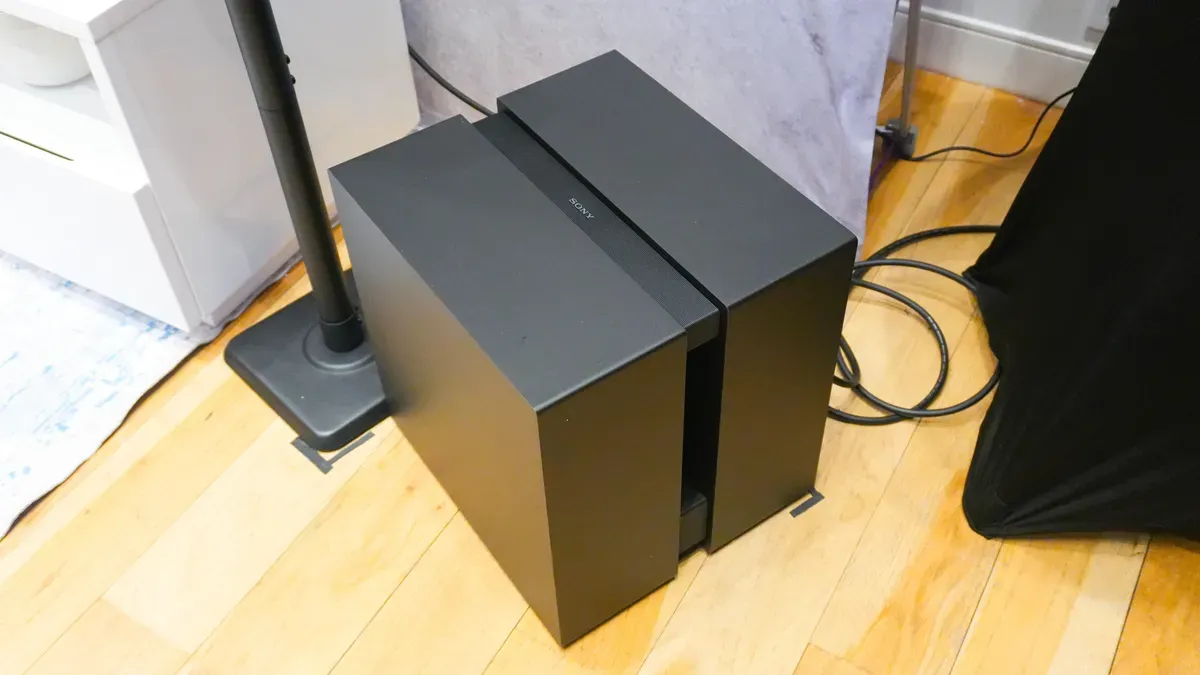 Sony Bravia Theater Trio swaps traditional home theater rules and beats Sonos’ setup