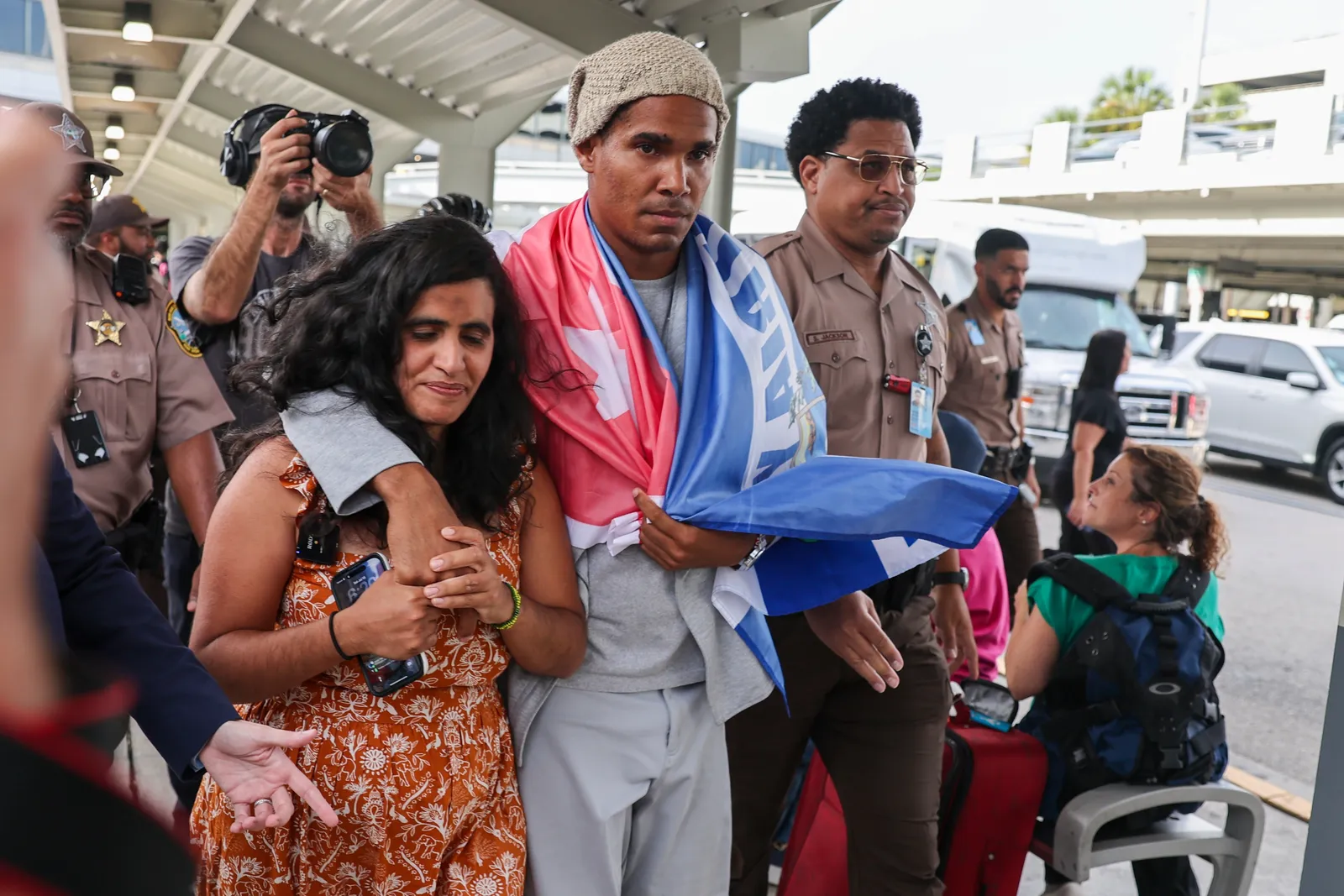 Luis Manuel Otero Alcántara reaches Miami after 5-year prison deal forced exile