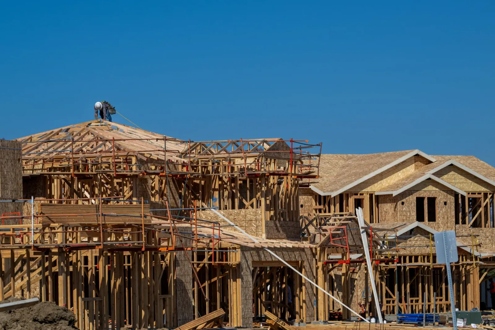 Q1 2026: New homes hit a -2% premium, beating existing prices by $1,400