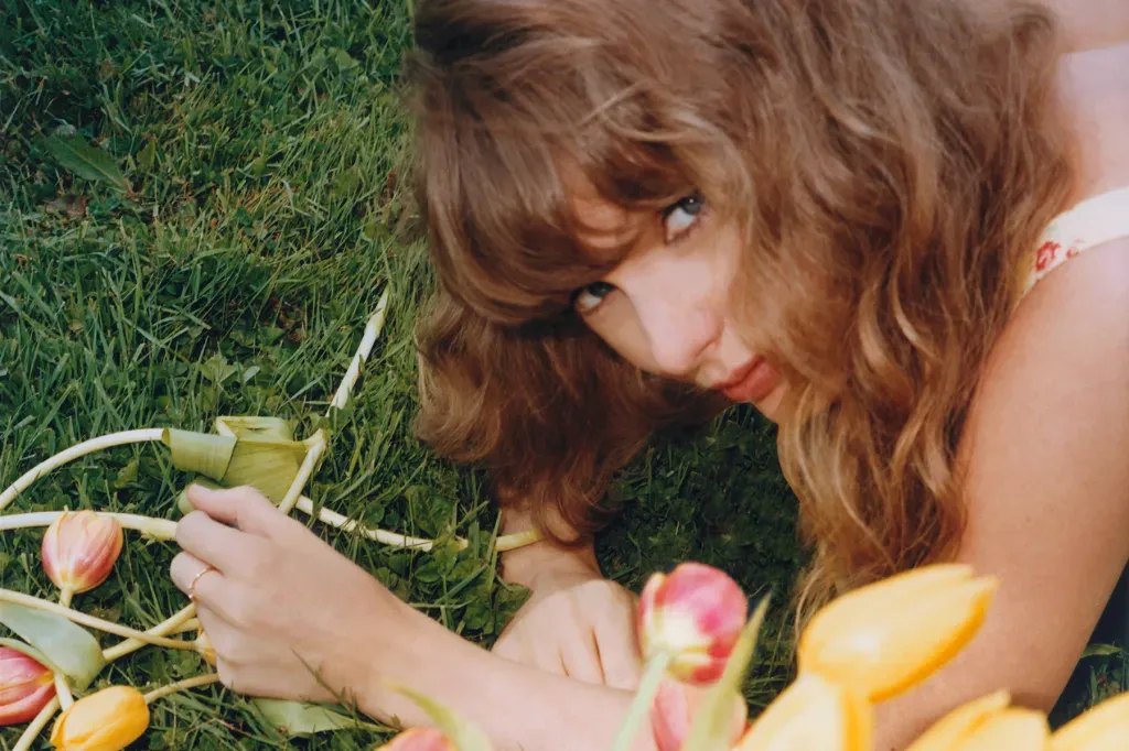 Billboard’s Country Airplay welcomes Taylor Swift back with ‘I Knew It’ Top 10 debut