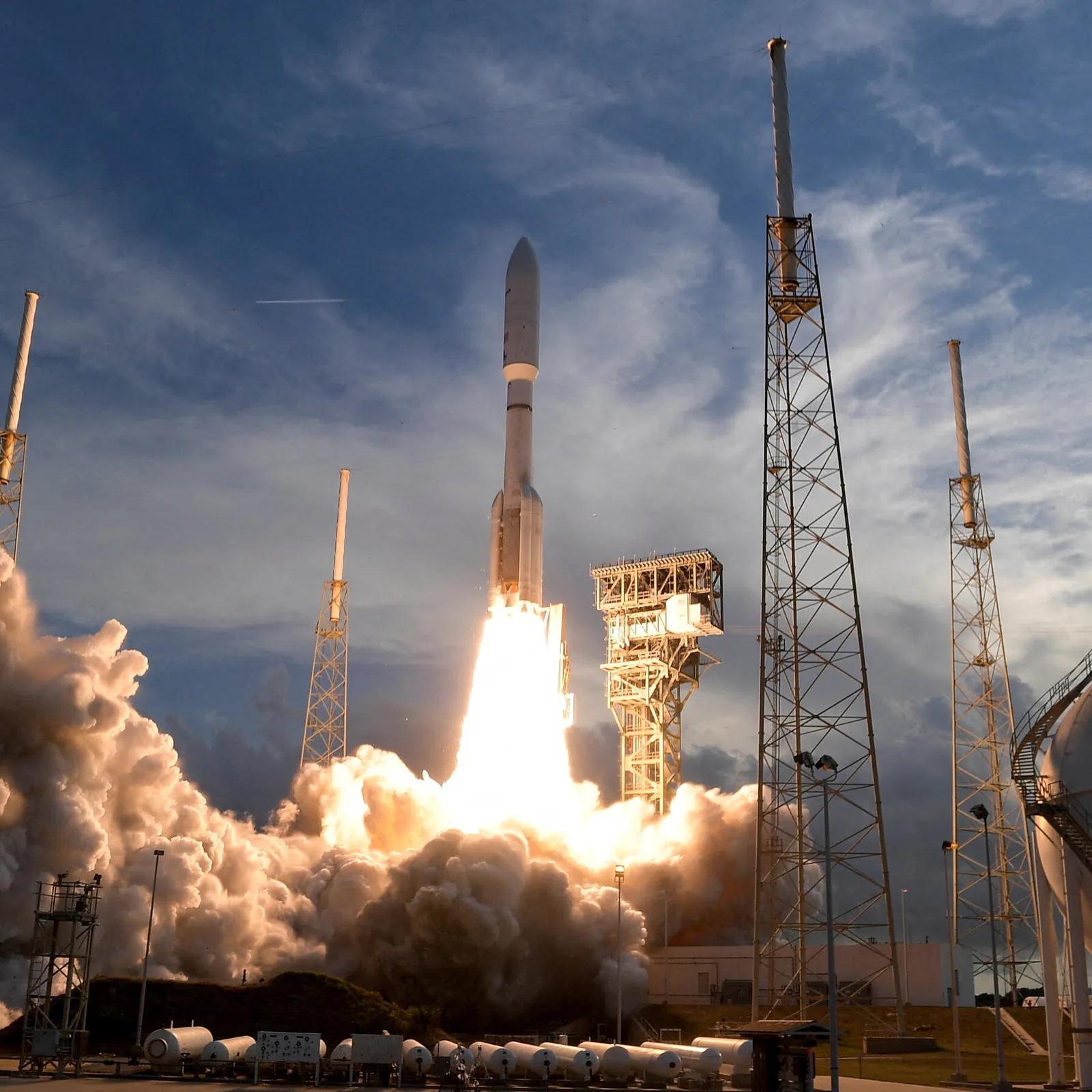 SpaceX and governments scramble for spectrum, turning invisible space into a control fight