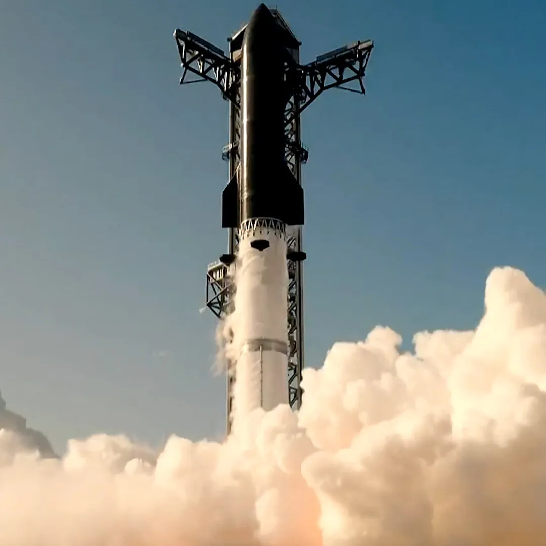 SpaceX lands Starship on its 13th test, giving NASA moon plans a real boost