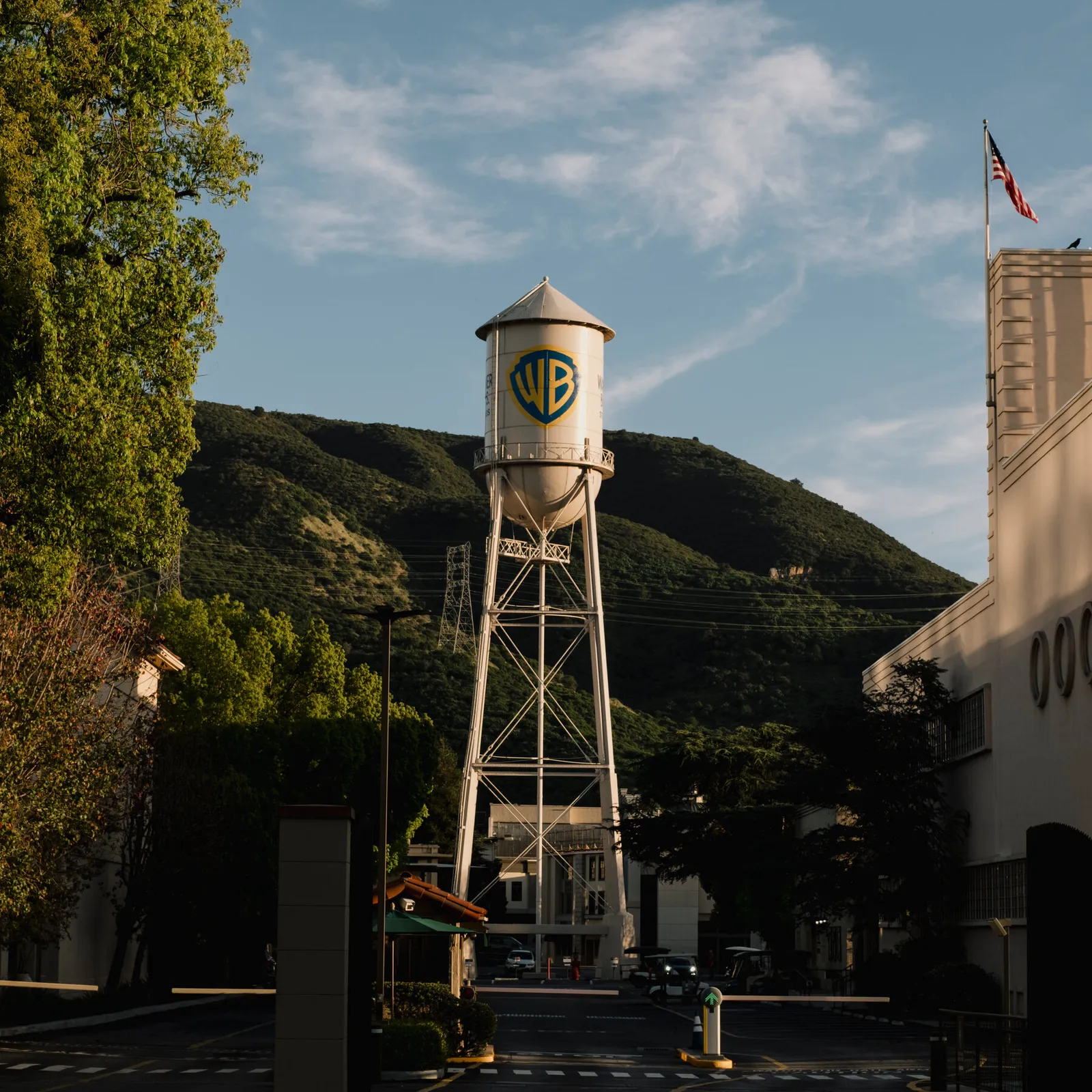 Judge pauses Paramount-Warner Bros. $111B merger as antitrust lawsuit proceeds