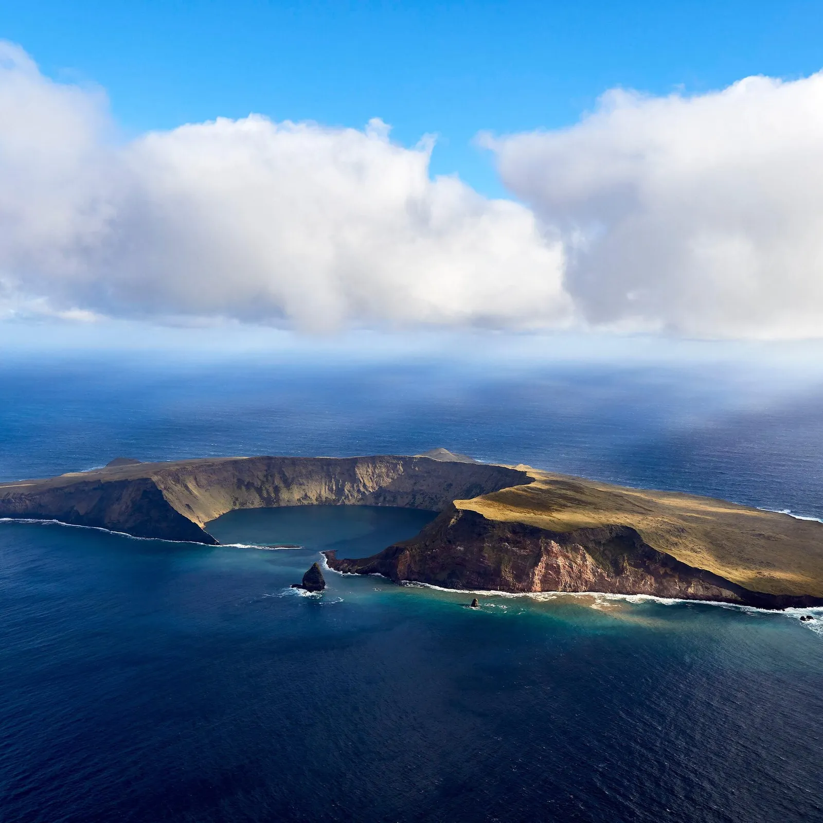 Scientists finally directly observe seafloor spreading as plates pull apart