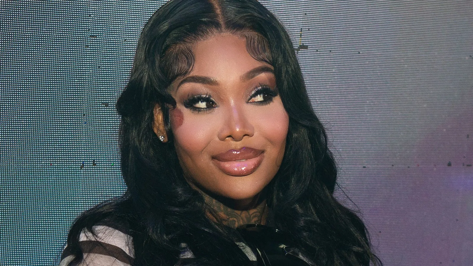 Summer Walker moves to void label contract over 'fraudulently' hidden YouTube, Amazon cash