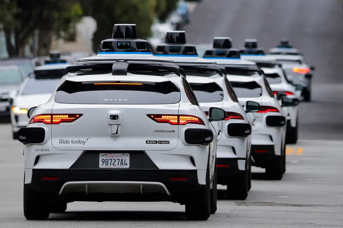 Waymo resumes San Francisco service after one-hour pause tied to a power outage