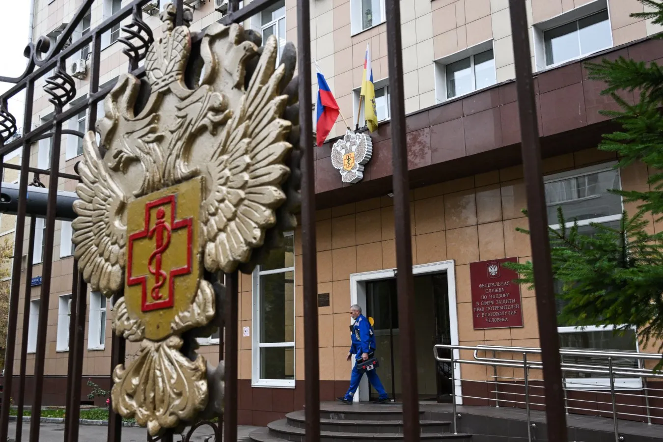 Russia's plague lab death: officials stand down, but the alarm remains unexplained