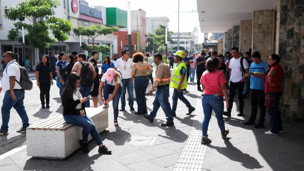 Magnitude 7.3 quake hits Mexico coast, triggers tsunami alert across US network