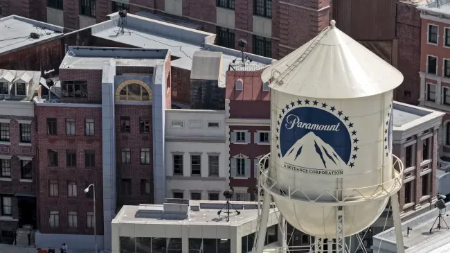Judge pauses Paramount-Warner Bros. Discovery merger for 2 weeks after antitrust lawsuit