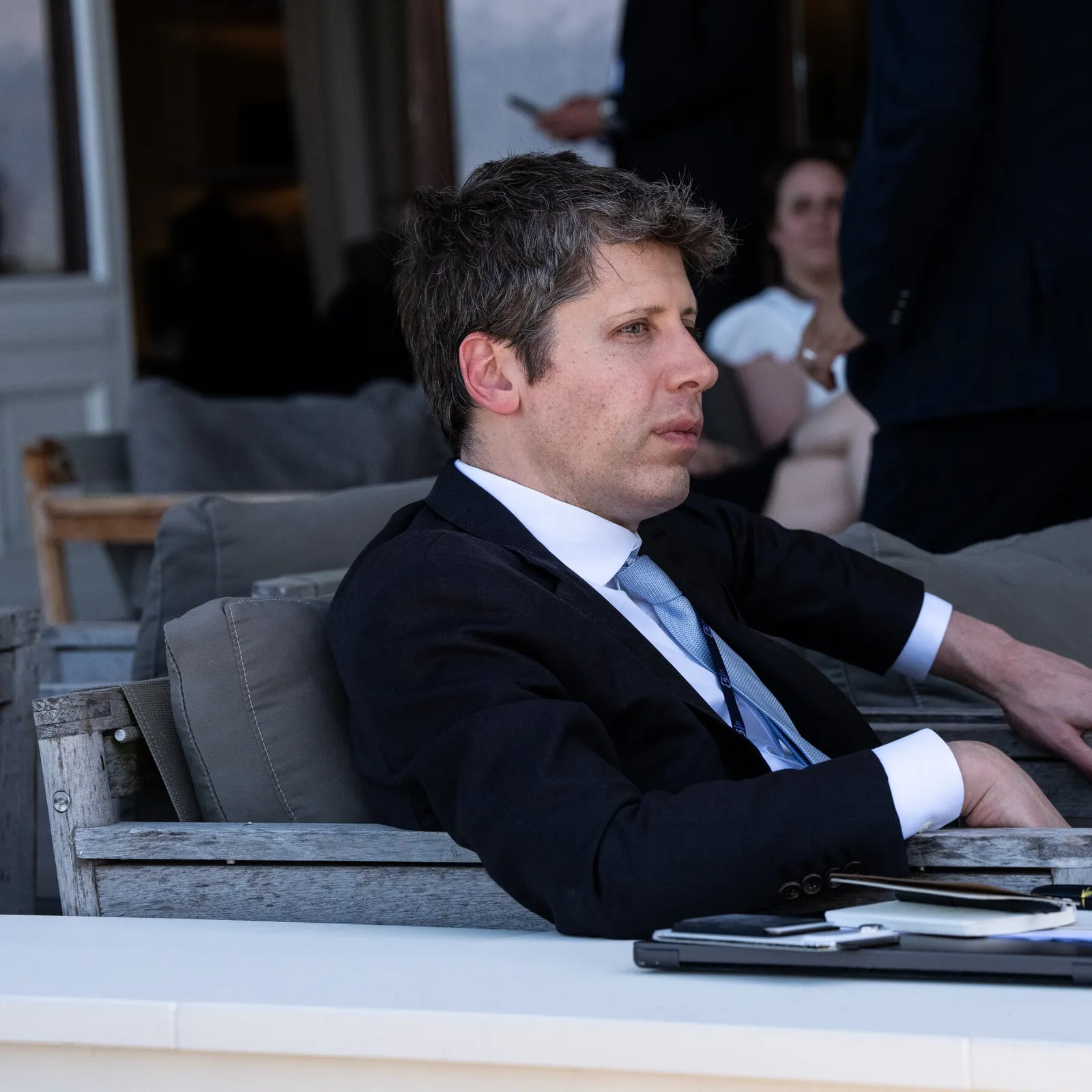 Neon buys “Artificial” about Sam Altman after Amazon drops it