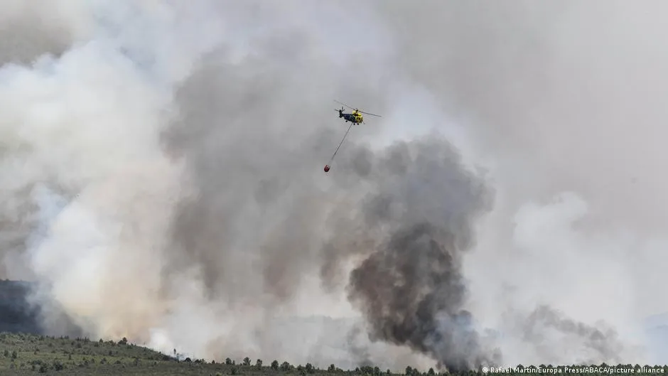 Spain dispatches 25+ firefighting planes as wildfire north of Madrid rages 3 days
