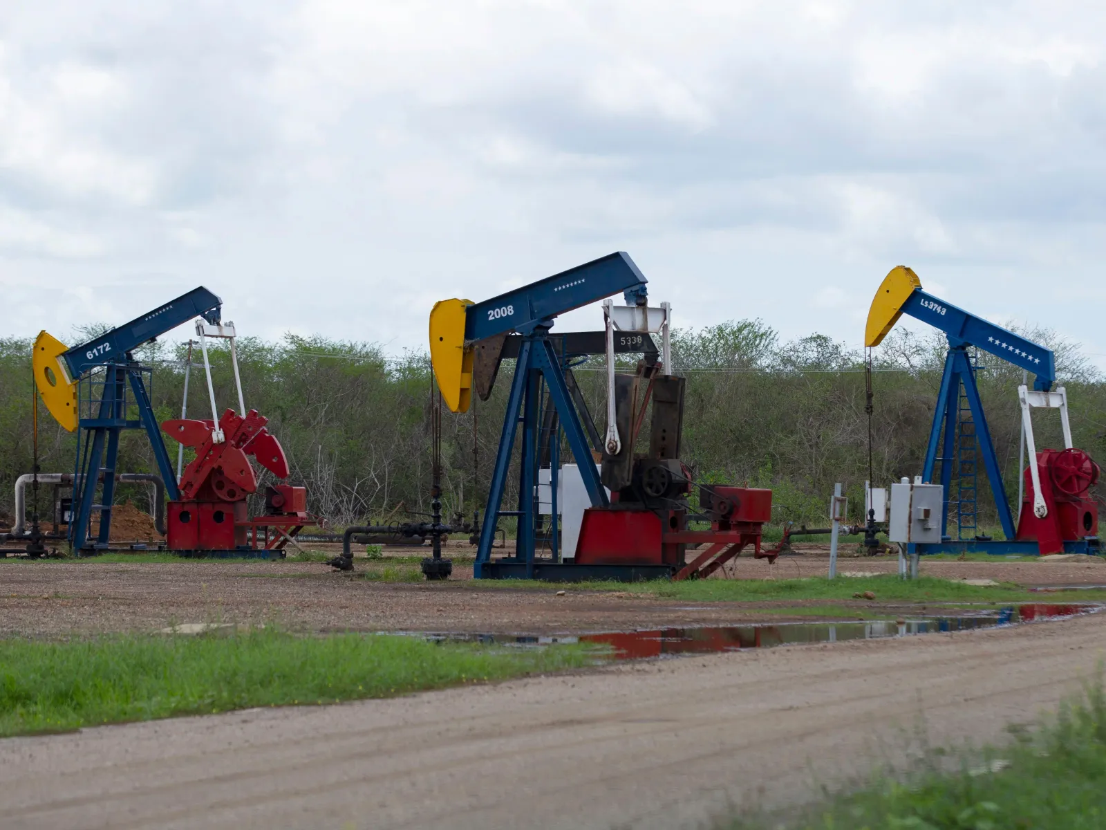 Trump claims US just locked up 65B barrels of Venezuelan oil