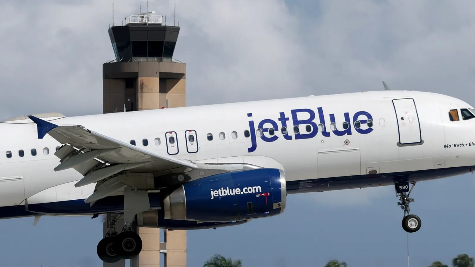 JetBlue expands Fort Lauderdale playbook to blunt Miami's American Airlines grip