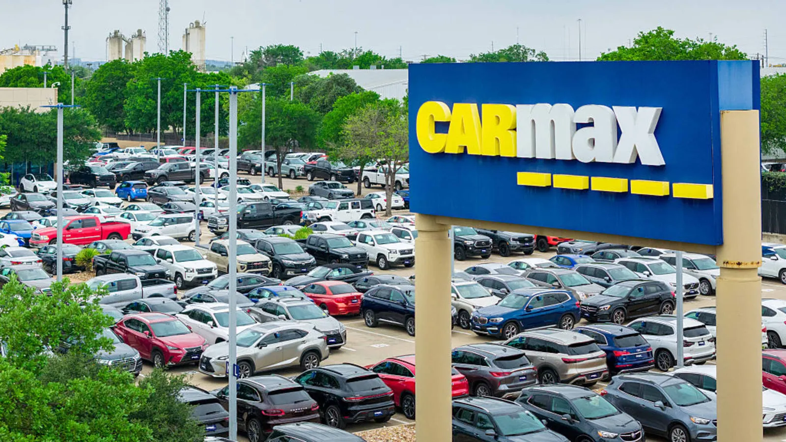 CarMax shares slide after earnings beat, CEO outlines turnaround as margins stay under pressure