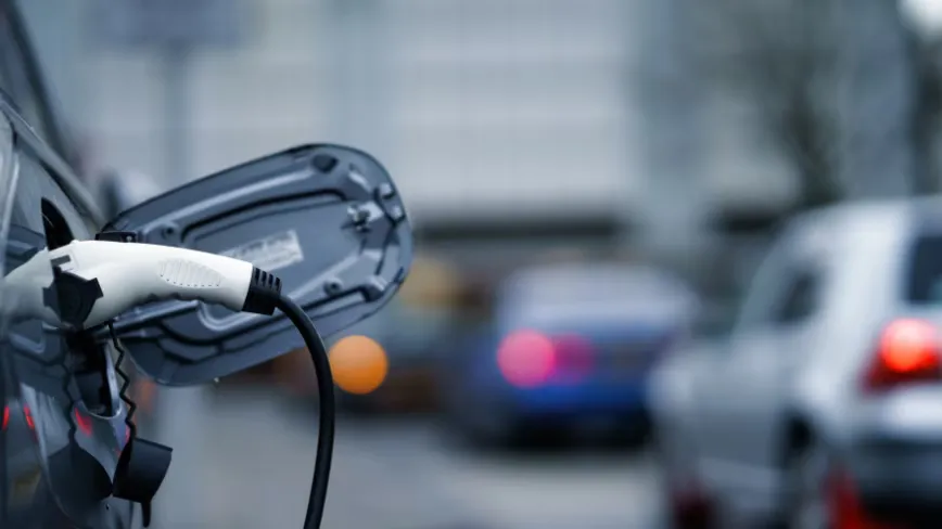 EVs keep 97% of range after 3 years, yet US sales keep sliding