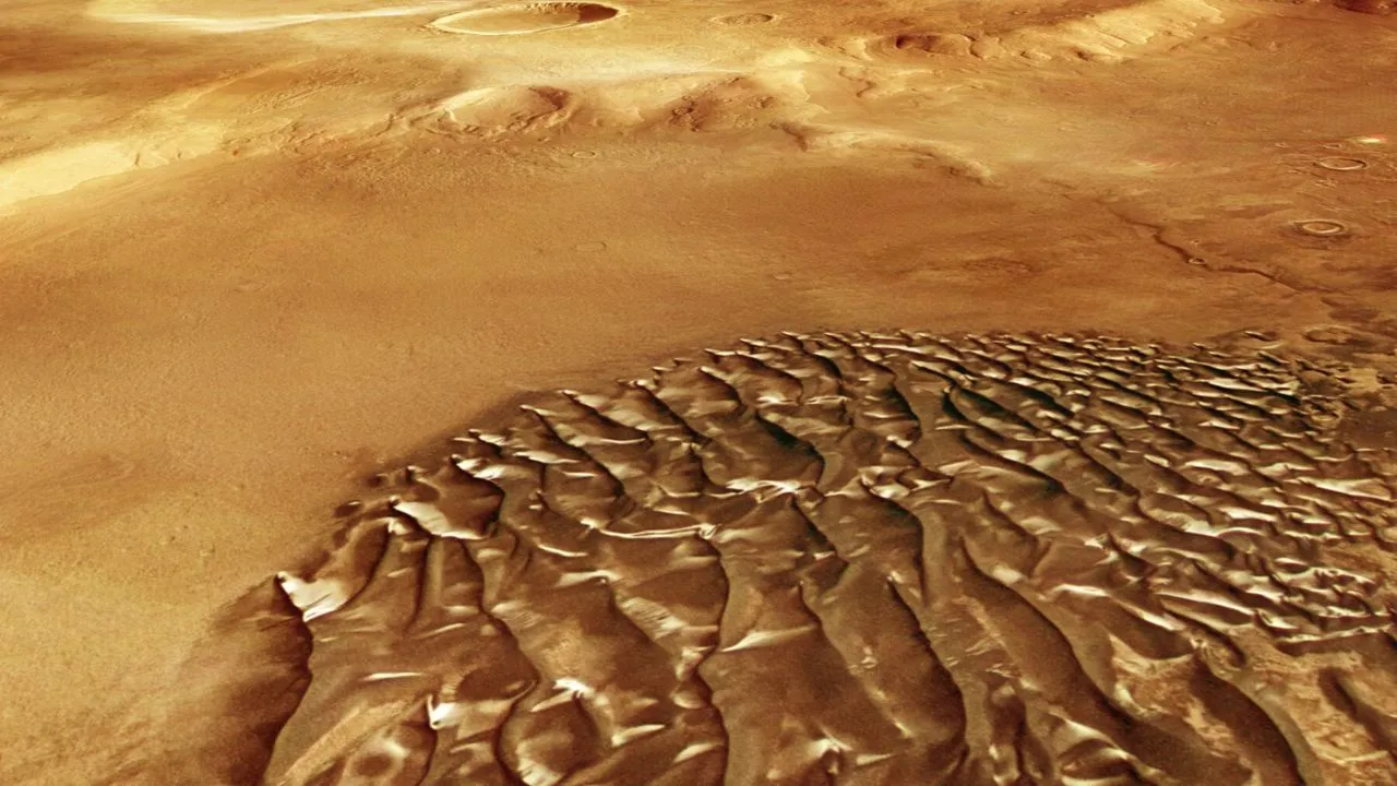 ESA’s Mars Express captures “molten metal” dunes, but it’s seasonal CO2 frost