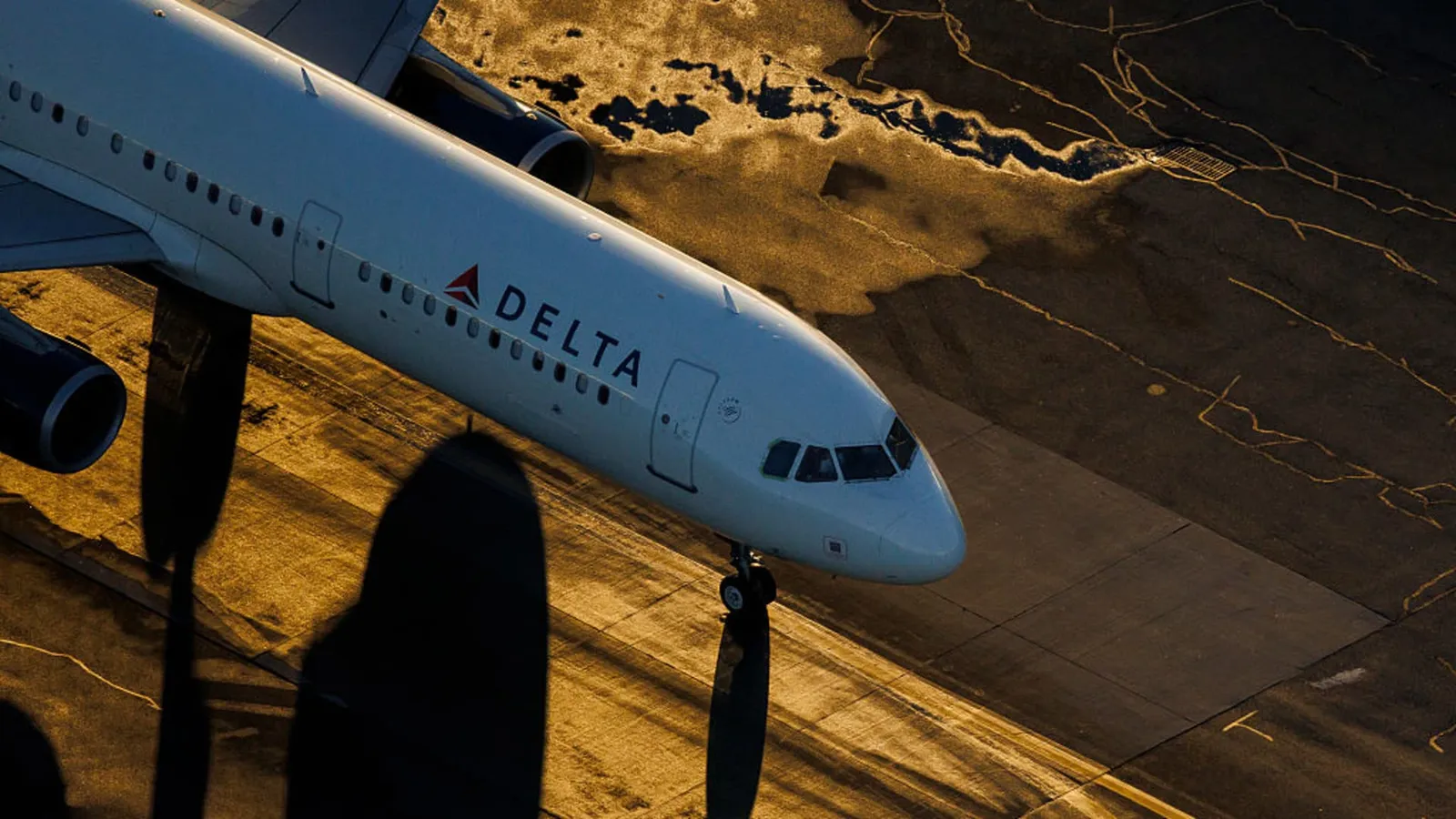 Delta adds “basic business” fares that strip lounge and seat selection