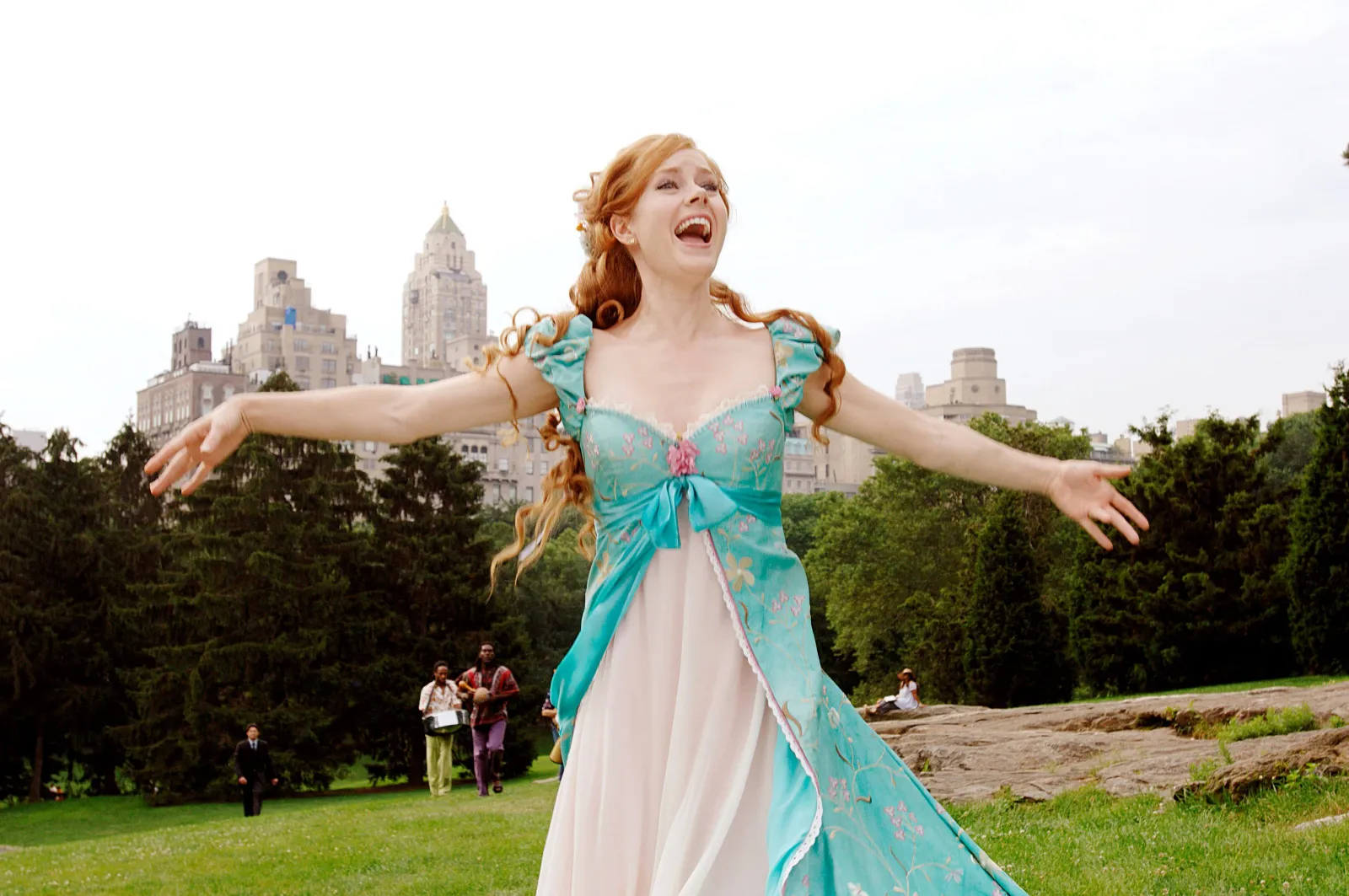 Amy Adams shut down Andy Samberg’s graphic SNL sketch to protect “Enchanted” young viewers