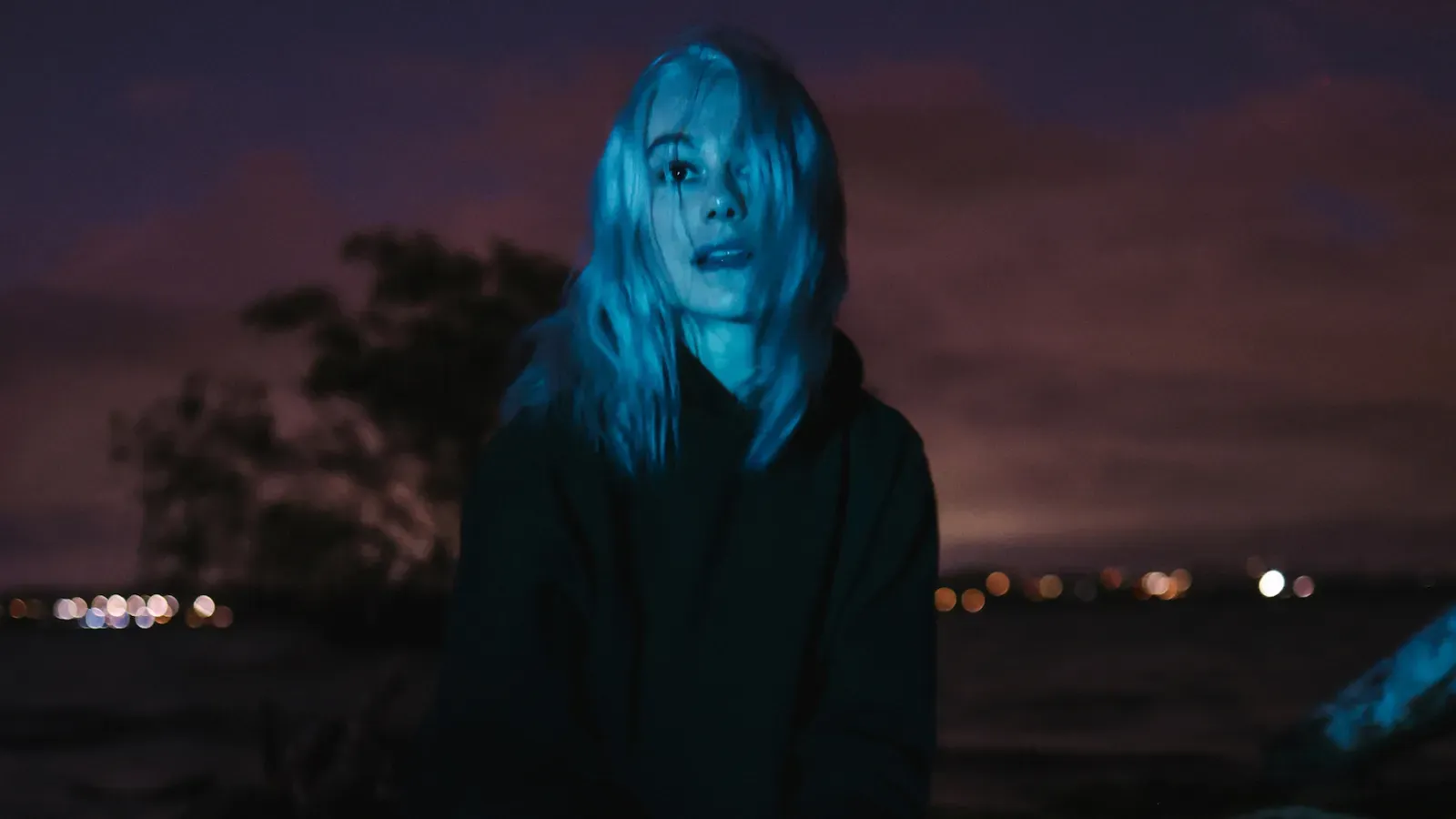 Phoebe Bridgers goes phone-free on a 2026 arena tour after pop-up run