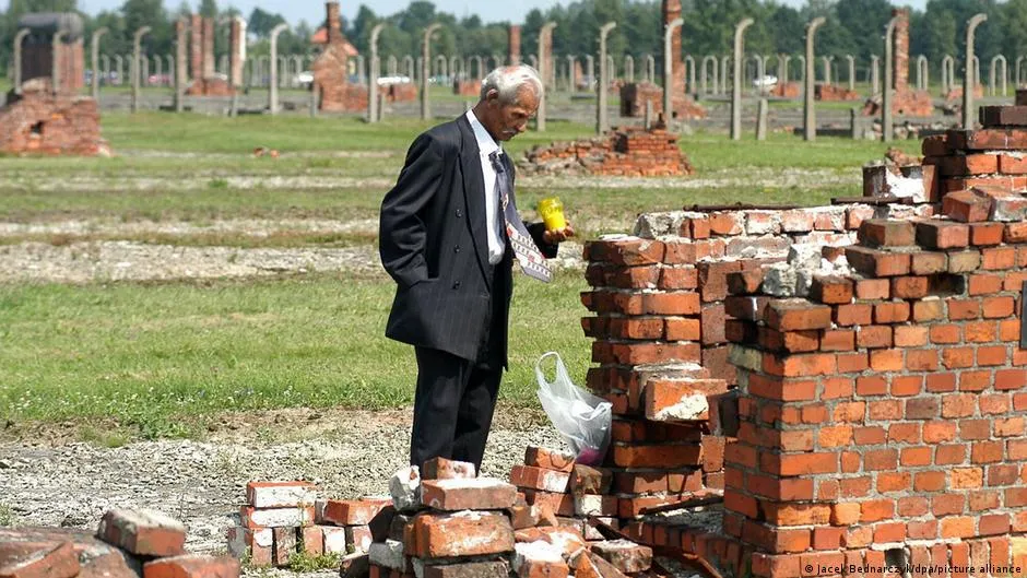 August 2: the EU’s Roma Holocaust Memorial Day, Germany marks it. Eastern Europe does too?