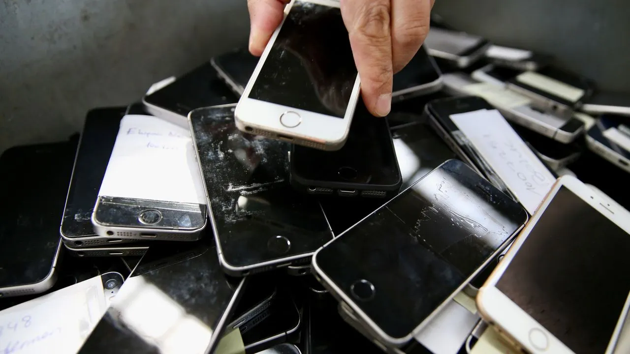 UC San Diego wants a 2,000-phone “low-carbon data center” using Pixel devices