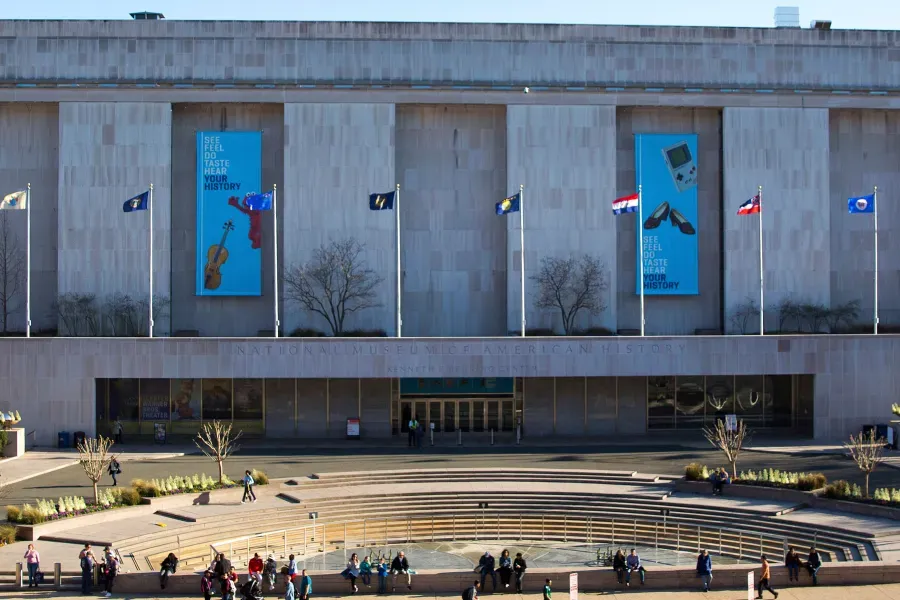 Trump orders Smithsonian Museum of American History to add disclaimers on exhibits
