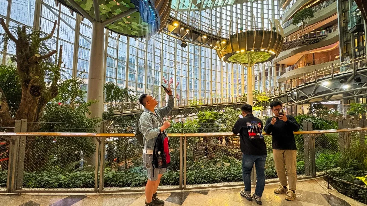 James Macdonald says China malls are shifting from shopping to hanging out