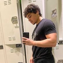 Deniz Güzel