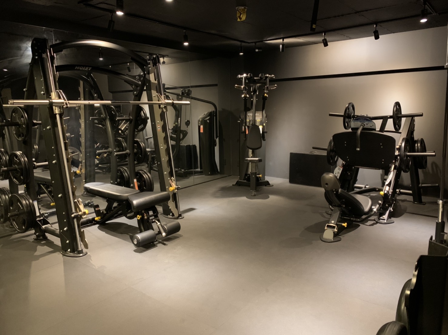 THE PERSONレンタルジム梅田・淀屋橋BF No.9 fitnessの内観