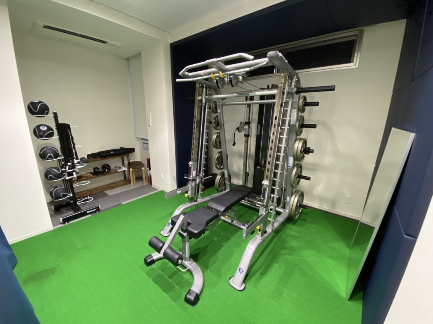 THE PERSON 福井西 room2のトレーニングマシン