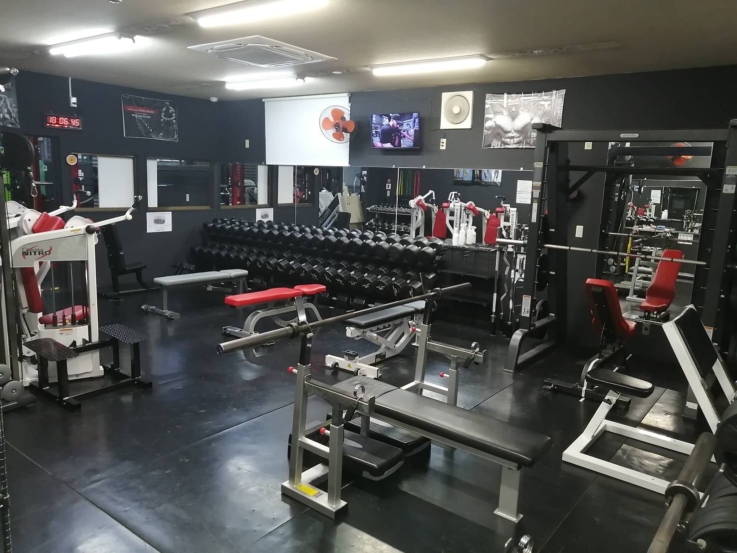 THE PERSON 奈良・京終2の内観