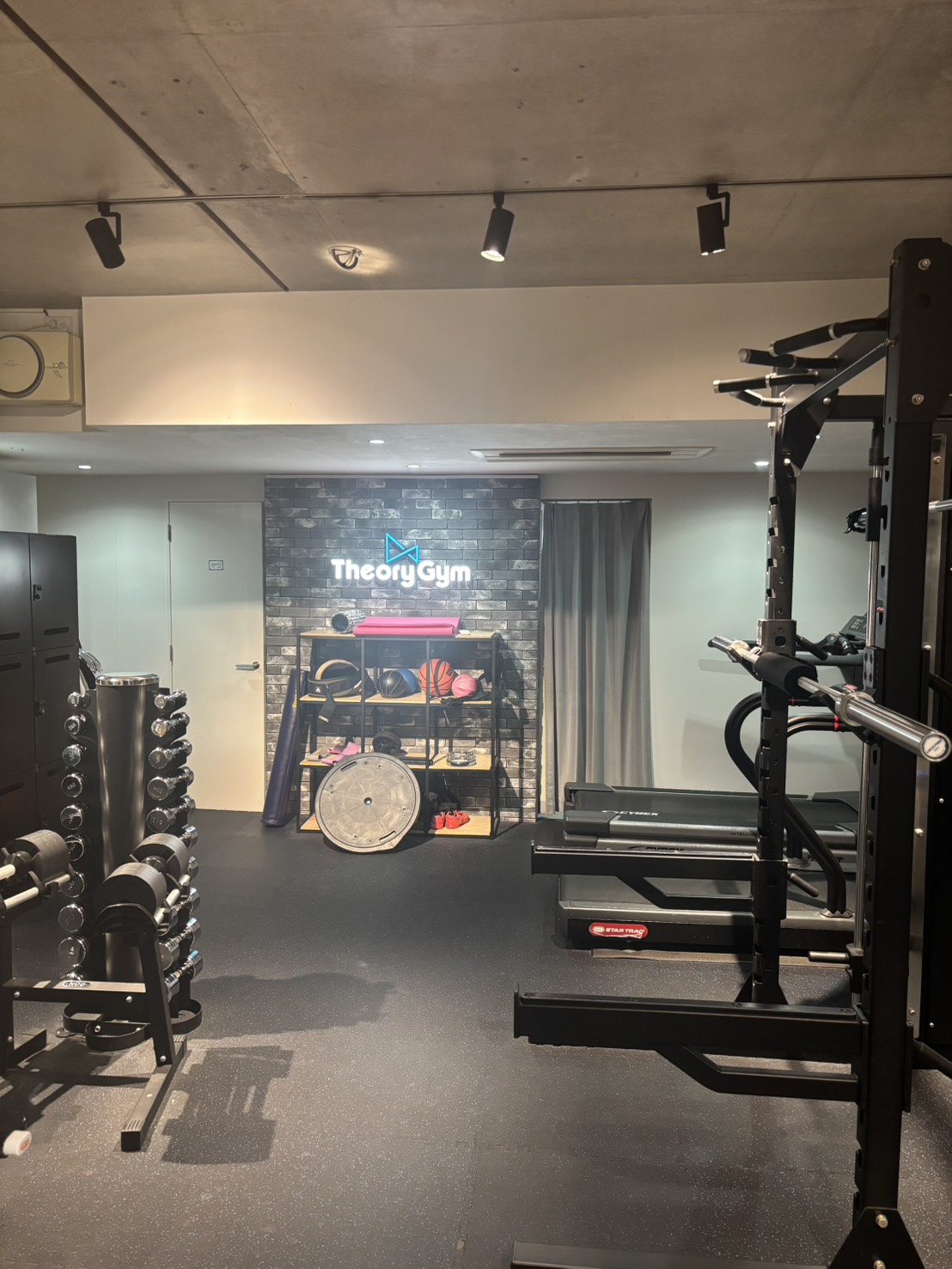 THE PERSONレンタルジム上目黒2丁目の内観