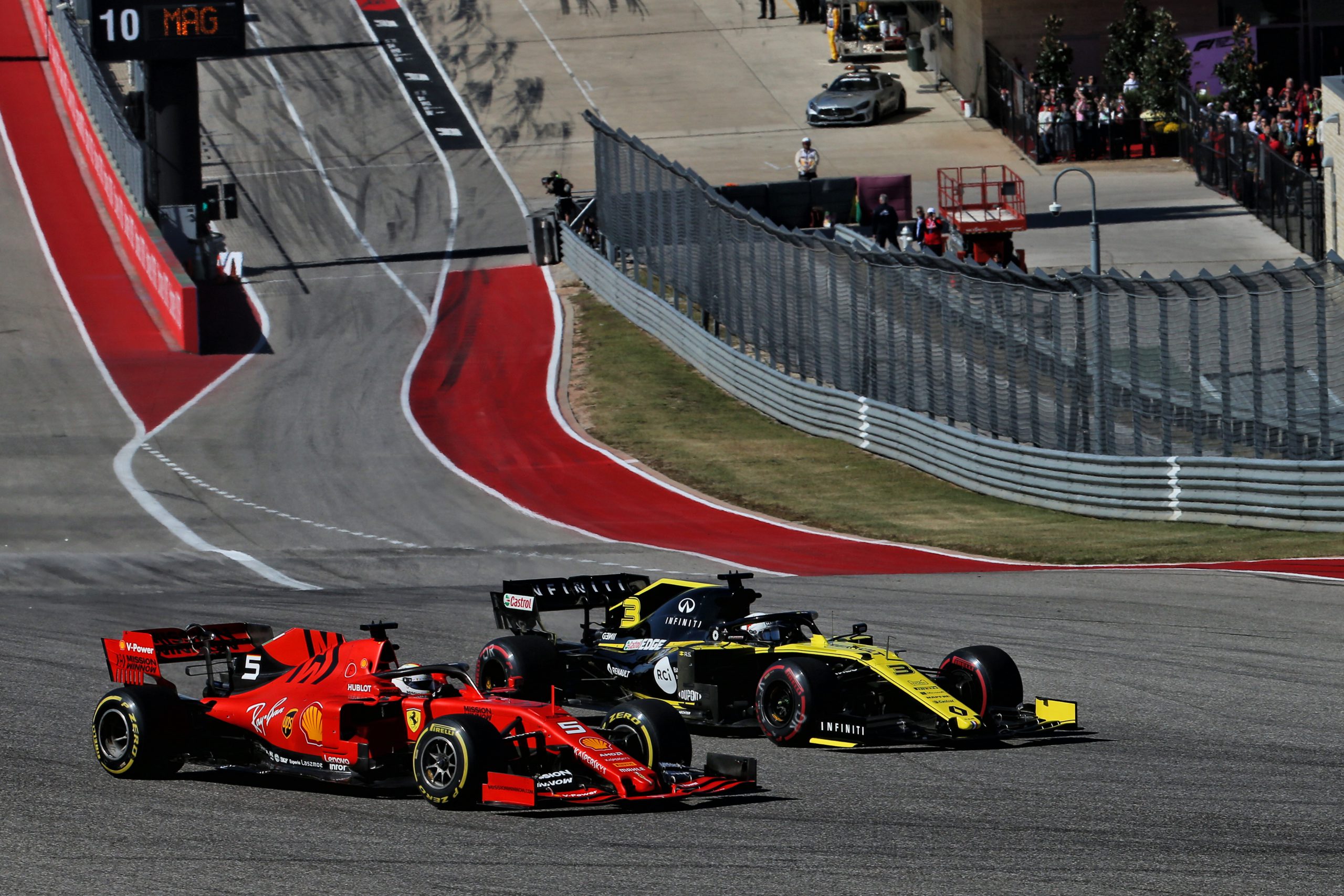 Vettel Ricciardo Ferrari Renault F1 2019 Austin overtake