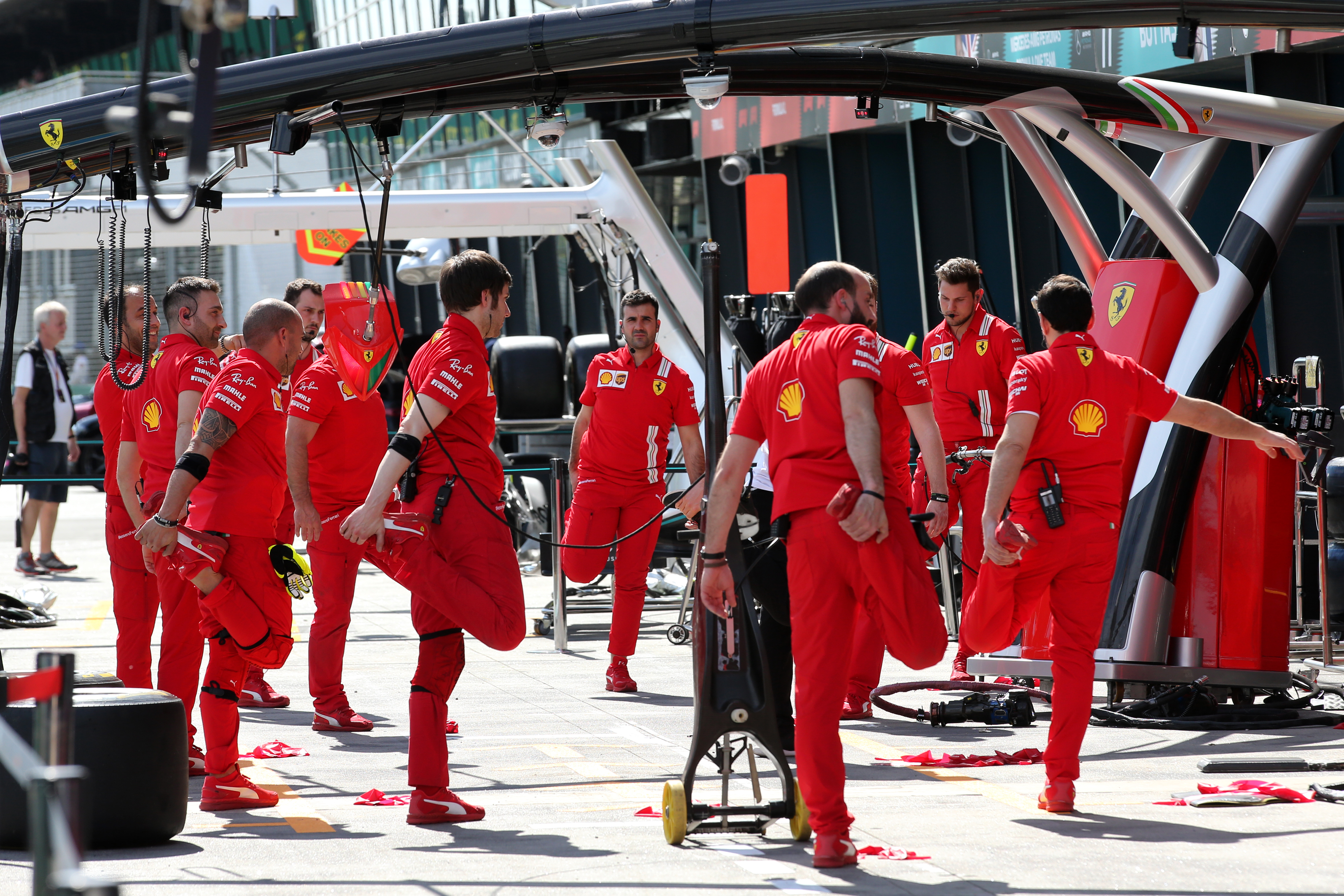 Ferrari pit crew mechanics F1 2020 Australian Grand Prix Melbourne