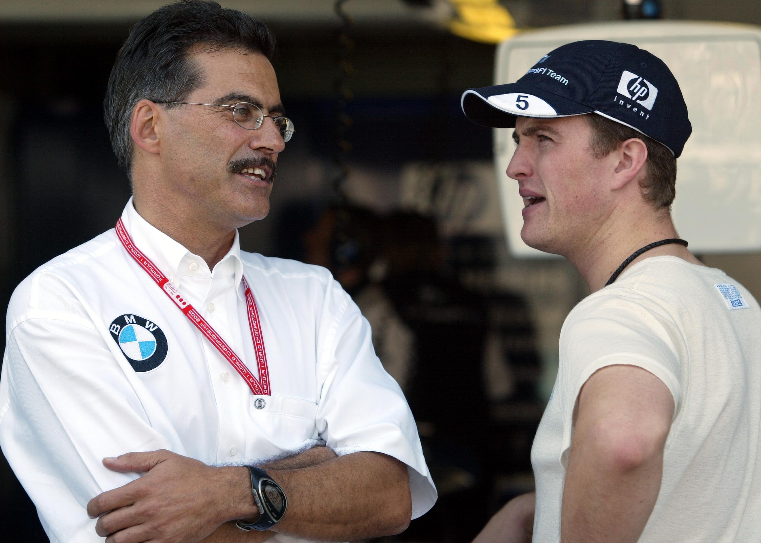 F1 In Japan, Samstag, Ralf Schumacher (bmw Williamsf1) In Der Box Mit.....